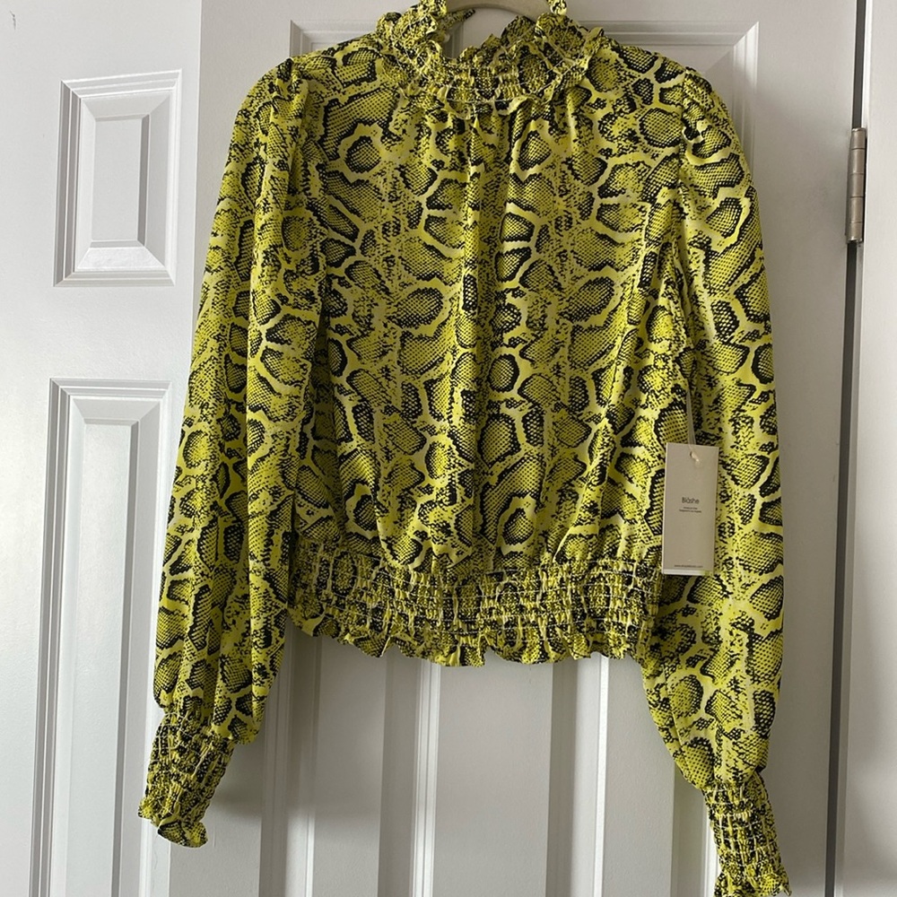 NEW Yellow-Lime and Black Snakeprint Top. Size M